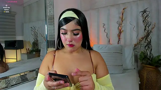 Snapshot of im_ariana_ chatting on July 29, 2026, 8:29 pm im ariana online show from July 29, 2026, 8:29 pm