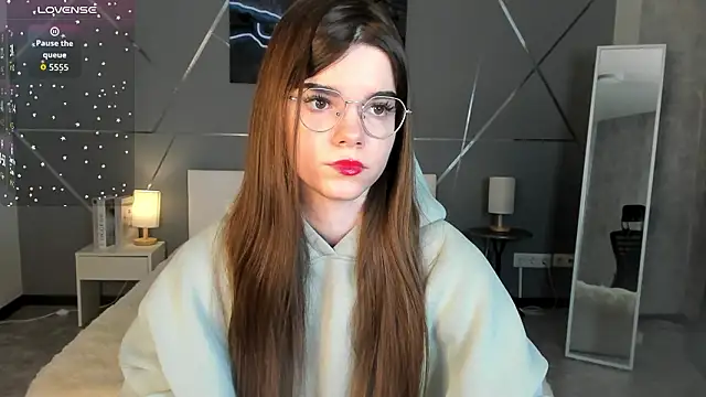 miss  evelyne online show from February 5, 2026, 1:10 am