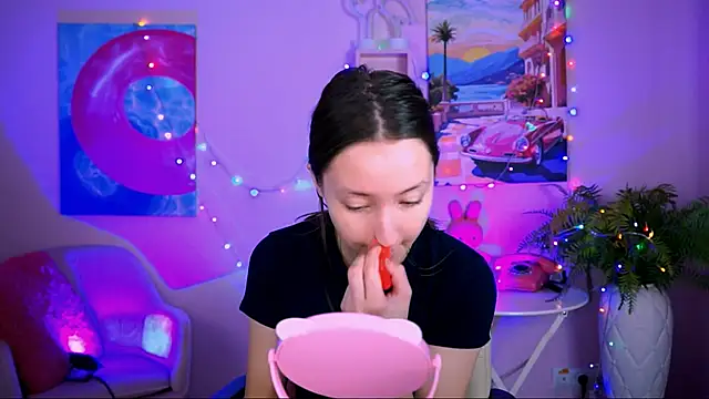 LuluPatterson online show from December 17, 2025, 8:09 am