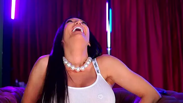 AstridVex online show from March 8, 2026, 7:50 pm