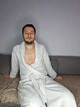 Lovebackground online show from February 27, 2025, 9:22 am