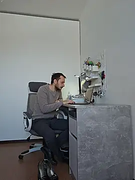 Lovebackground online show from February 3, 2026, 8:41 am