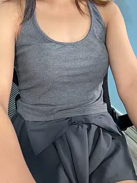 Chichi 86 online show from June 15, 2026, 1:52 am