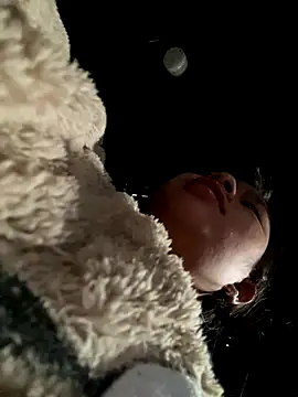 Snapshot of Nika-be chatting on December 19, 2025, 1:01 am Nika-be online show from December 19, 2025, 1:01 am