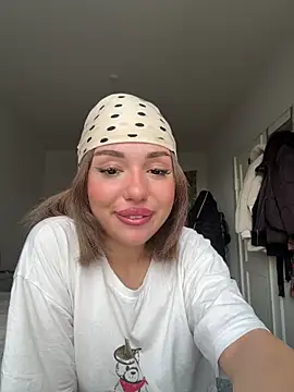 SilkyMira online show from January 16, 2026, 9:35 am