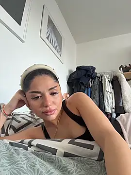 SilkyMira online show from February 14, 2026, 10:56 am