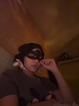 SilkyMira online show from March 28, 2026, 9:14 pm