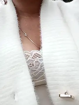 ngaytho004 online show from December 16, 2025, 9:47 am