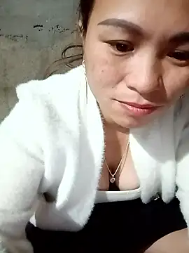 ngaytho004 online show from January 14, 2026, 11:31 pm