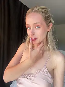 SunnyShiney online show from February 9, 2026, 8:29 am