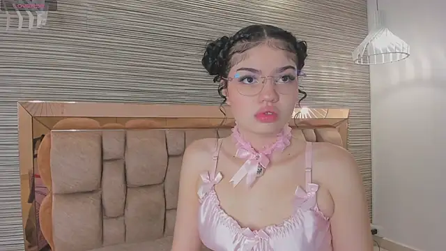 Snapshot of chloe_cortez chatting on June 16, 2026, 10:40 am chloe cortez online show from June 16, 2026, 10:40 am