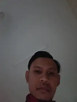 Snapshot of kaykayyy_23 chatting on April 1, 2026, 9:43 am kaykayyy 23 online show from April 1, 2026, 9:43 am