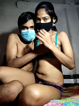 realcouple71 online show from December 17, 2025, 9:04 am