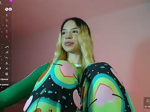 Snapshot of alina_lee chatting on December 14, 2025, 2:50 am alina lee online show from December 14, 2025, 2:50 am