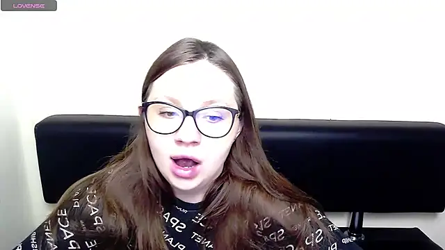 LiliaErmi online show from March 27, 2026, 7:47 am