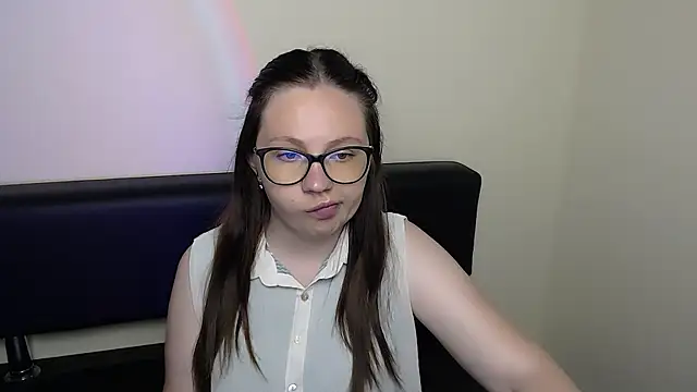Snapshot of LiliaErmi chatting on June 24, 2026, 6:23 am LiliaErmi online show from June 24, 2026, 6:23 am