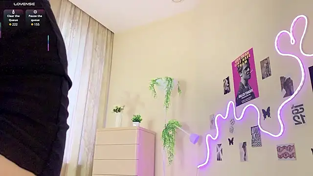 DreamyPalace online show from February 17, 2026, 1:18 pm