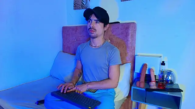 Snapshot of Ethan_Briggs chatting on January 7, 2026, 3:42 am Ethan Briggs online show from January 7, 2026, 3:42 am