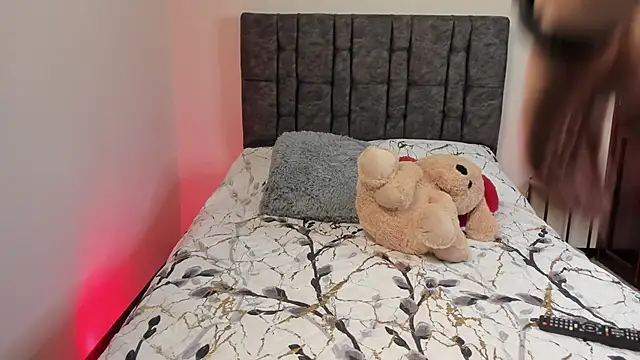 Annalia69 online show from January 6, 2026, 8:29 am