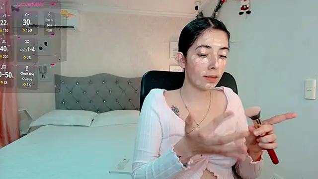 Snapshot of emmalove_doll chatting on January 5, 2026, 8:12 pm emmalove doll online show from January 5, 2026, 8:12 pm