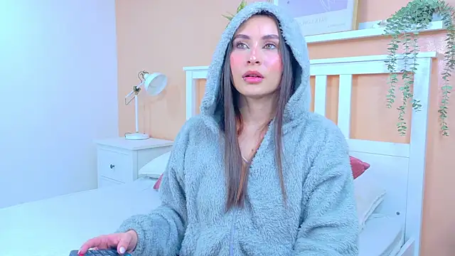 Miia Anderson online show from April 19, 2026, 12:37 pm