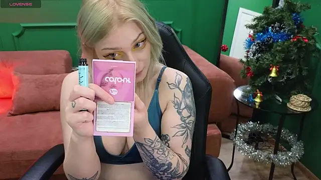 Snapshot of Aska_Asami chatting on December 16, 2025, 10:04 pm Aska Asami online show from December 16, 2025, 10:04 pm