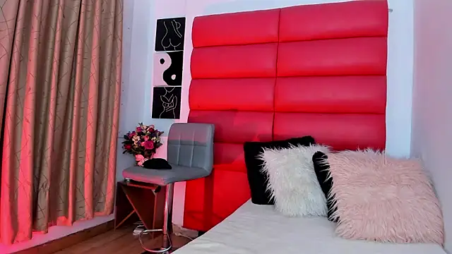 Oliviamonroex18 online show from March 7, 2026, 7:44 pm