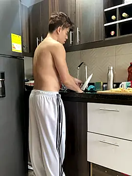 maxxcooper1 online show from December 15, 2025, 8:13 pm