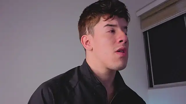 maxxcooper1 online show from December 18, 2025, 7:36 am