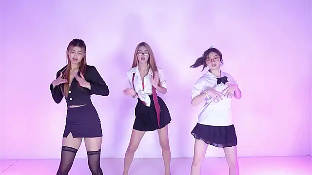 G-Velvet online show from April 19, 2026, 4:39 pm