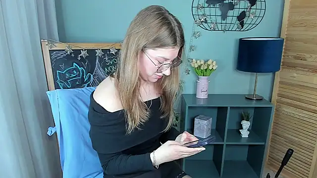 katymeaw online show from May 20, 2026, 1:45 am