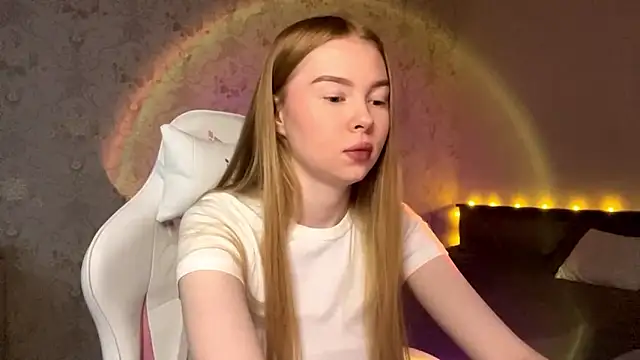 LumiSun online show from February 5, 2026, 7:29 pm