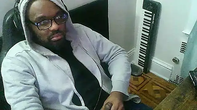 Snapshot of MrUnintentional chatting on December 17, 2025, 3:01 am MrUnintentional online show from December 17, 2025, 3:01 am