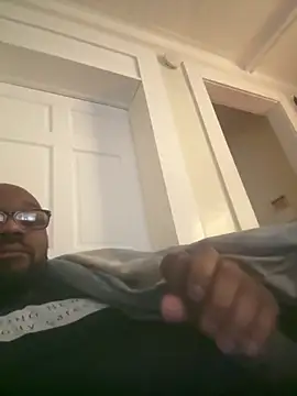 Snapshot of MrUnintentional chatting on January 6, 2026, 4:21 pm MrUnintentional online show from January 6, 2026, 4:21 pm