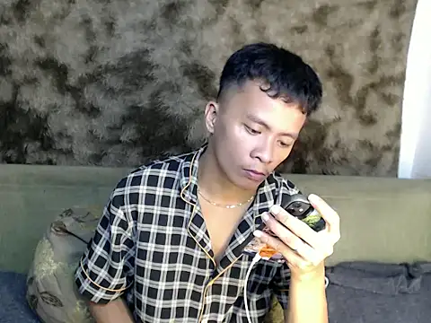 ur twinkKirk6969 online show from June 23, 2026, 2:15 pm