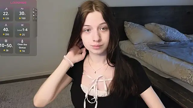 AlicePowells online show from March 31, 2026, 11:10 am