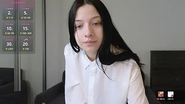 Snapshot of AlicePowells chatting on April 23, 2026, 11:09 am AlicePowells online show from April 23, 2026, 11:09 am
