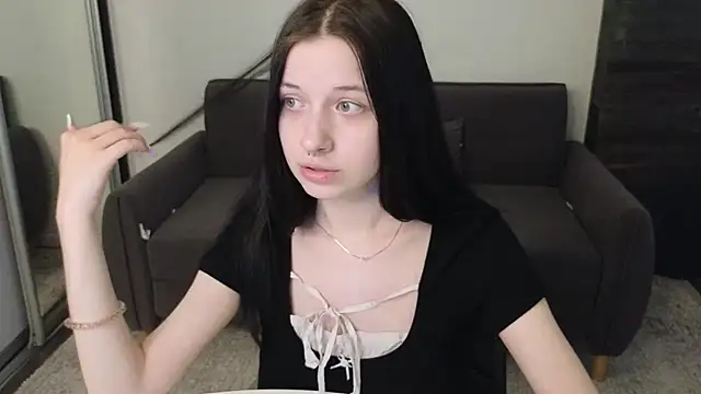 Snapshot of AlicePowells chatting on May 27, 2026, 11:07 am AlicePowells online show from May 27, 2026, 11:07 am