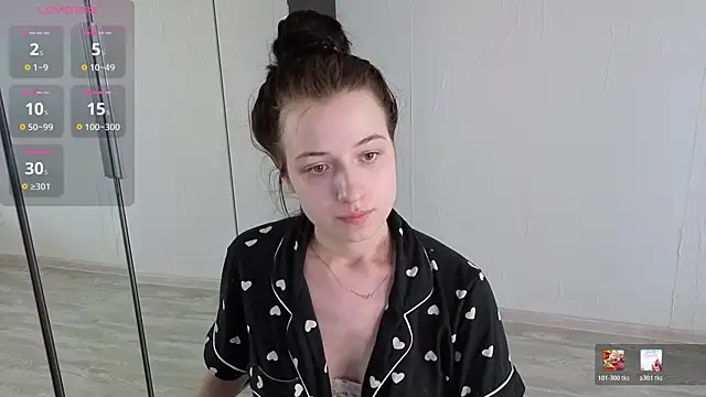 AlicePowells online show from July 9, 2026, 11:03 am