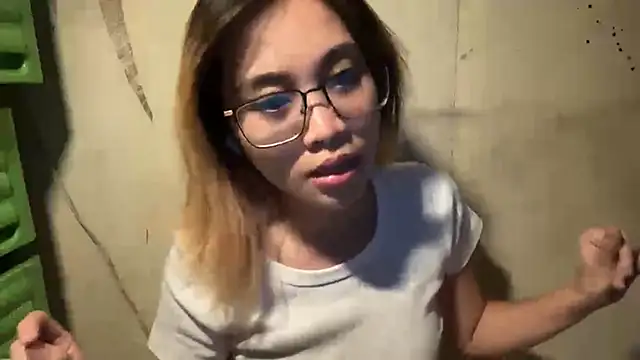 Snapshot of LenoraFrailey chatting on January 11, 2026, 12:32 pm LenoraFrailey online show from January 11, 2026, 12:32 pm