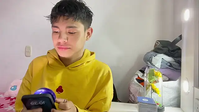 Andy Belier23 online show from April 21, 2026, 3:39 pm