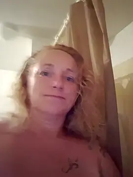 Snapshot of gailbee12 chatting on July 1, 2026, 5:20 am gailbee12 online show from July 1, 2026, 5:20 am