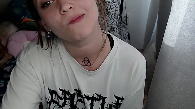 AlienforTwenty online show from April 20, 2026, 2:53 pm