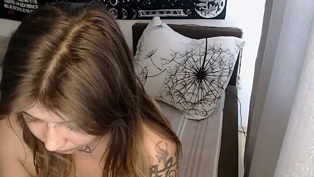 AlienforTwenty online show from July 20, 2026, 10:39 am