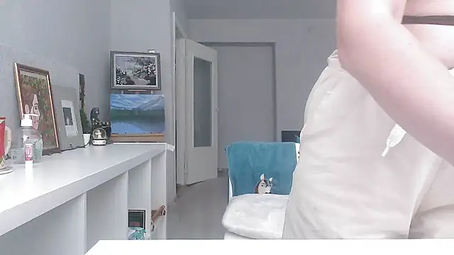 Snapshot of Alice_newhome chatting on June 13, 2026, 8:01 am Alice newhome online show from June 13, 2026, 8:01 am