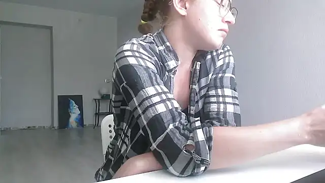 Snapshot of Alice_newhome chatting on June 14, 2026, 9:55 am Alice newhome online show from June 14, 2026, 9:55 am
