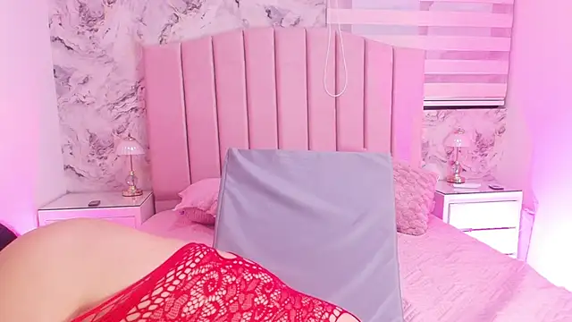 Snapshot of sofia_go_ chatting on December 15, 2025, 11:58 am sofia go online show from December 15, 2025, 11:58 am