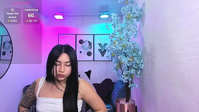 Snapshot of Carolina_cherry chatting on May 14, 2026, 12:56 pm Carolina cherry online show from May 14, 2026, 12:56 pm
