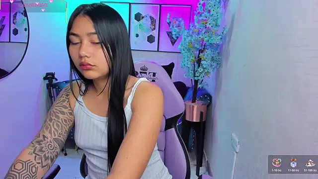 Snapshot of Carolina_cherry chatting on June 12, 2026, 12:26 pm Carolina cherry online show from June 12, 2026, 12:26 pm