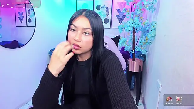 Snapshot of Carolina_cherry chatting on June 18, 2026, 12:53 pm Carolina cherry online show from June 18, 2026, 12:53 pm